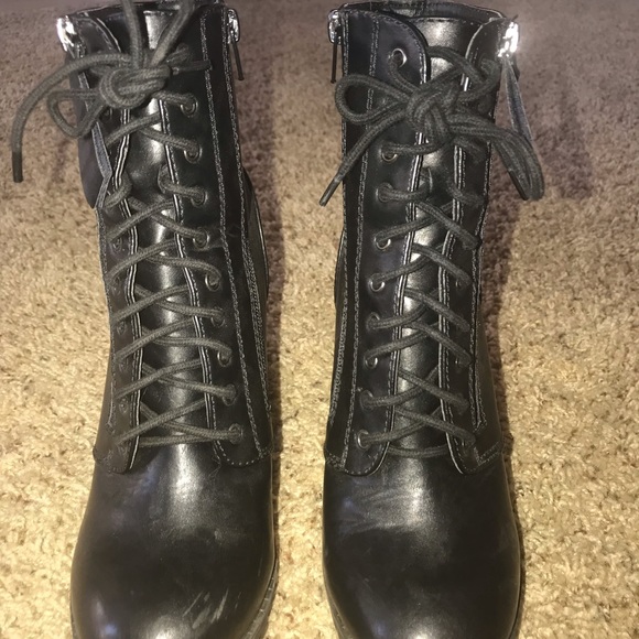 Tillys shoes size 8 - Picture 2 of 5